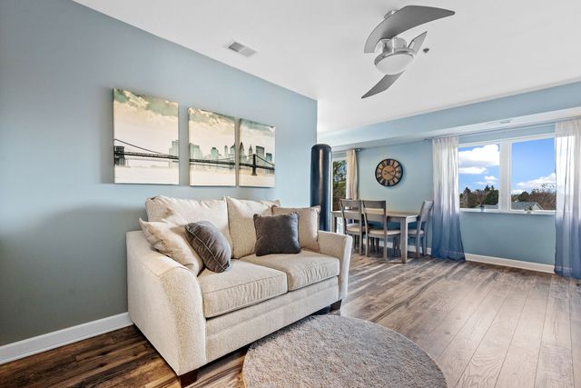 140 Manchester Drive 408, Buffalo Grove, IL 60089