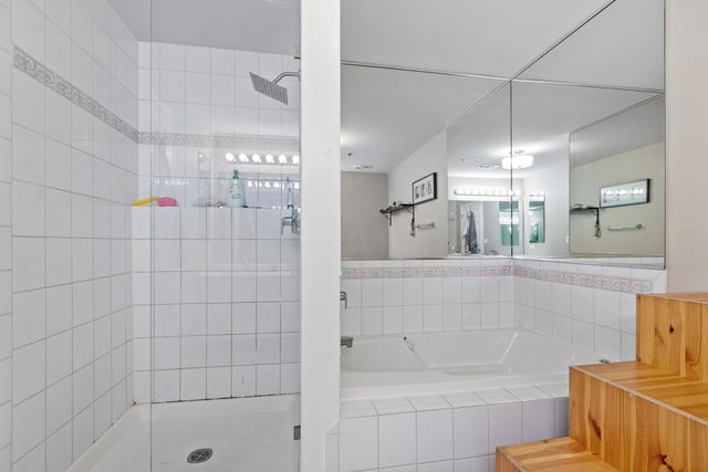 140 Manchester Drive 408, Buffalo Grove, IL 60089