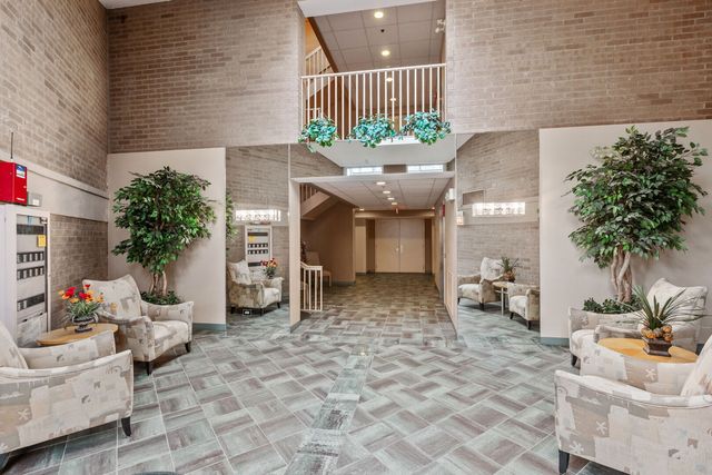 140 Manchester Drive 408, Buffalo Grove, IL 60089