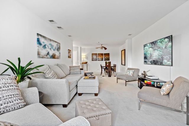 140 Manchester Drive 408, Buffalo Grove, IL 60089