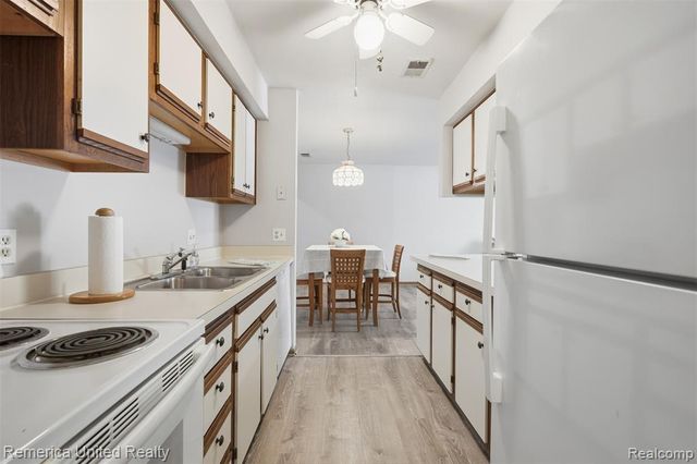 1571 Shoemaker Drive, Westland, MI 48185