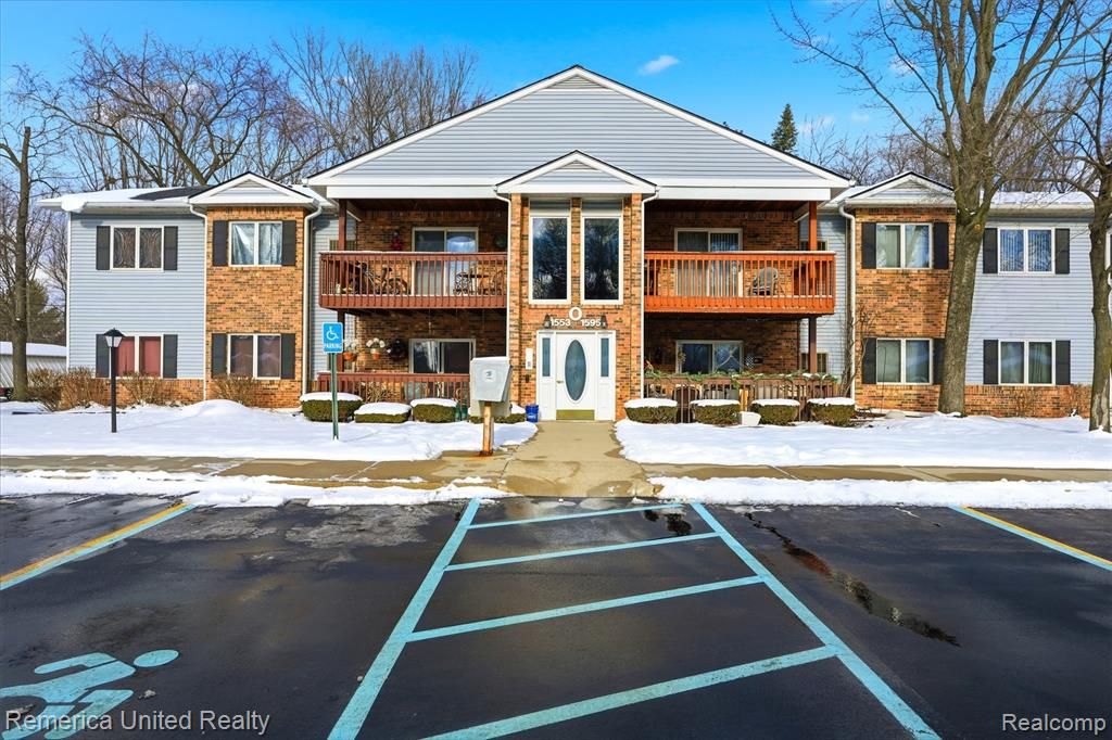 1571 Shoemaker Drive, Westland, MI 48185