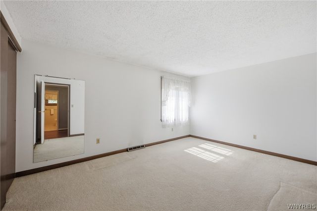 188 Heritage Farm Road, West Seneca, NY 14218