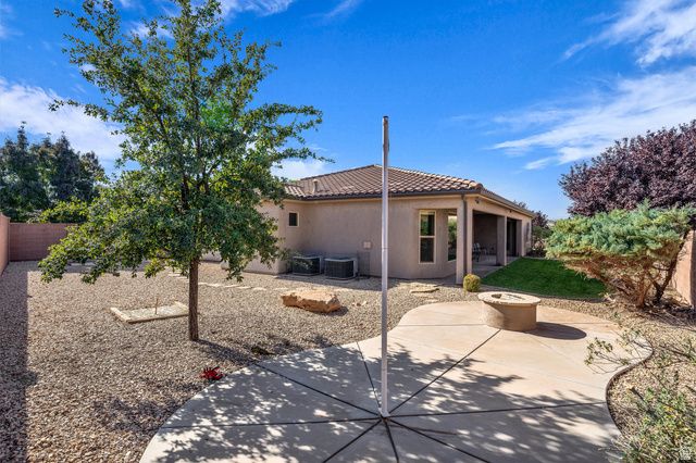 2247 E COYOTE SPRINGS DR, St. George, UT 84790