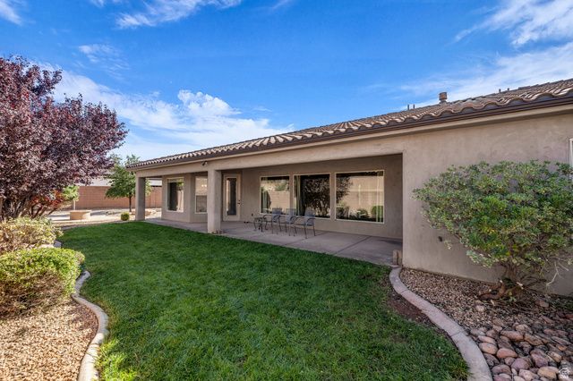 2247 E COYOTE SPRINGS DR, St. George, UT 84790