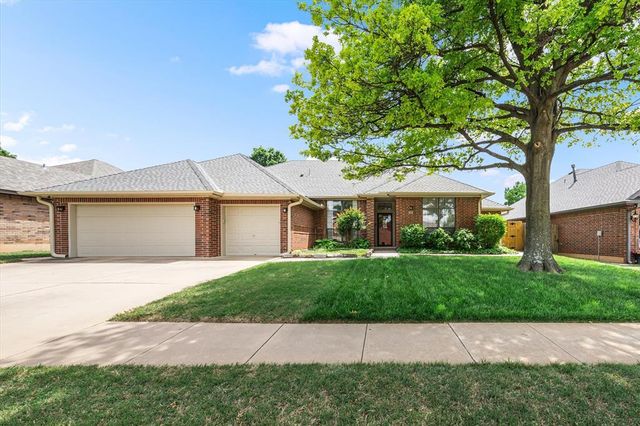 516 NW 143 Street, Edmond, OK 73012
