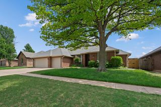 516 NW 143 Street, Edmond, OK 73012