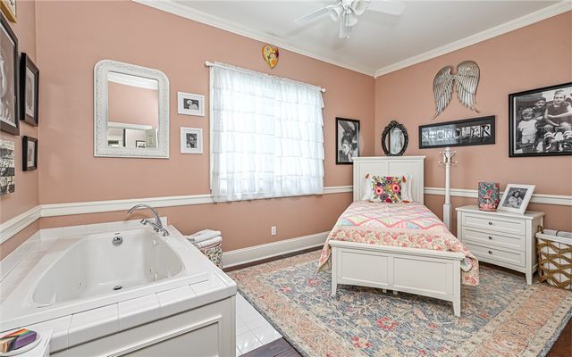 202 Rolling Hills Drive, Marshall, PA 15090