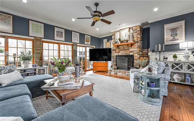 202 Rolling Hills Drive, Marshall, PA 15090