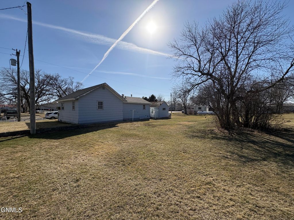 113 3rd Street S, Ellendale, ND 58436 photo 7