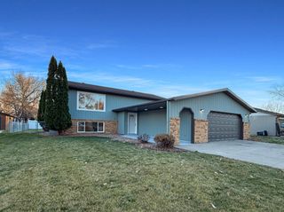 1620 36 1/2 Avenue S, Fargo, ND 58104