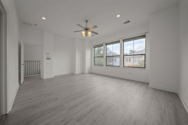 1510 Reinerman Street, Houston, TX 77007