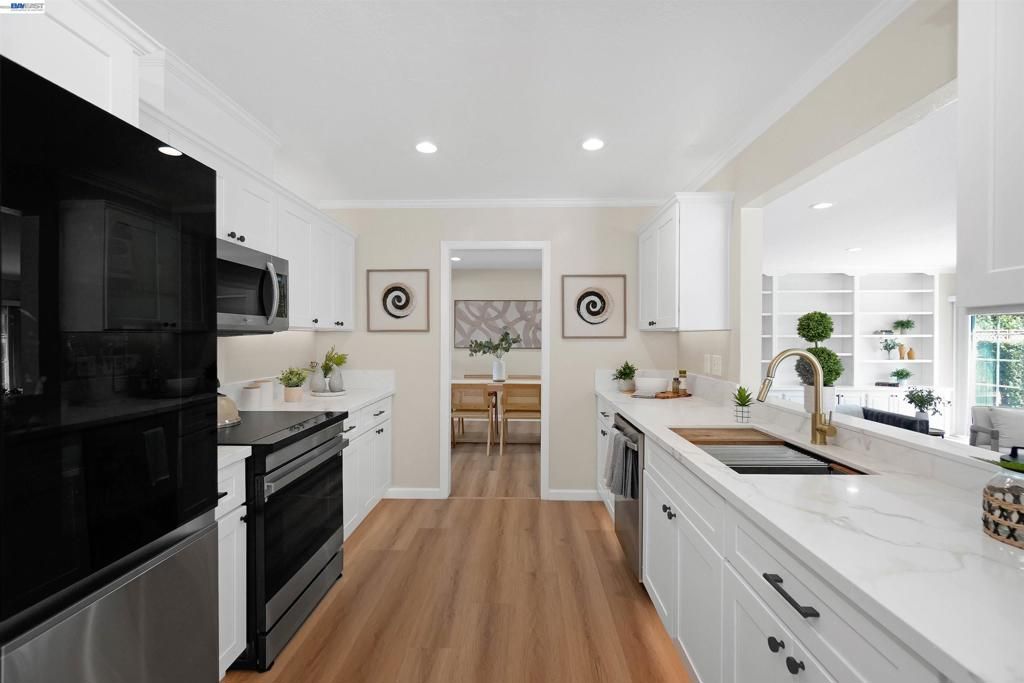 Image 15 of property listing at 9519 Broadmoor Dr, San Ramon, CA 94583