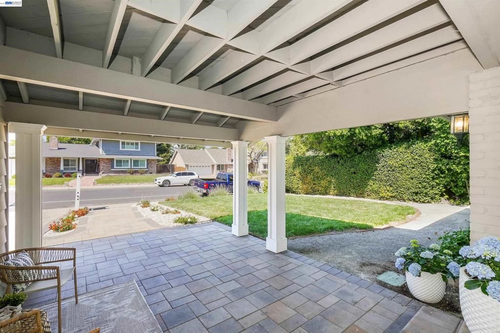 Image 3 of property listing at 9519 Broadmoor Dr, San Ramon, CA 94583