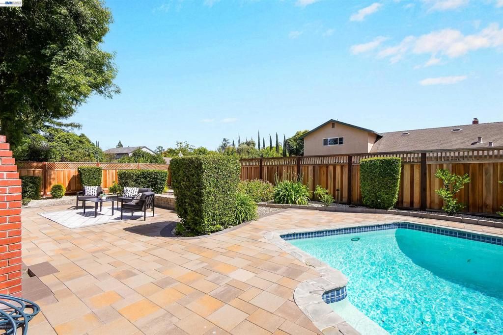 Image 33 of property listing at 9519 Broadmoor Dr, San Ramon, CA 94583