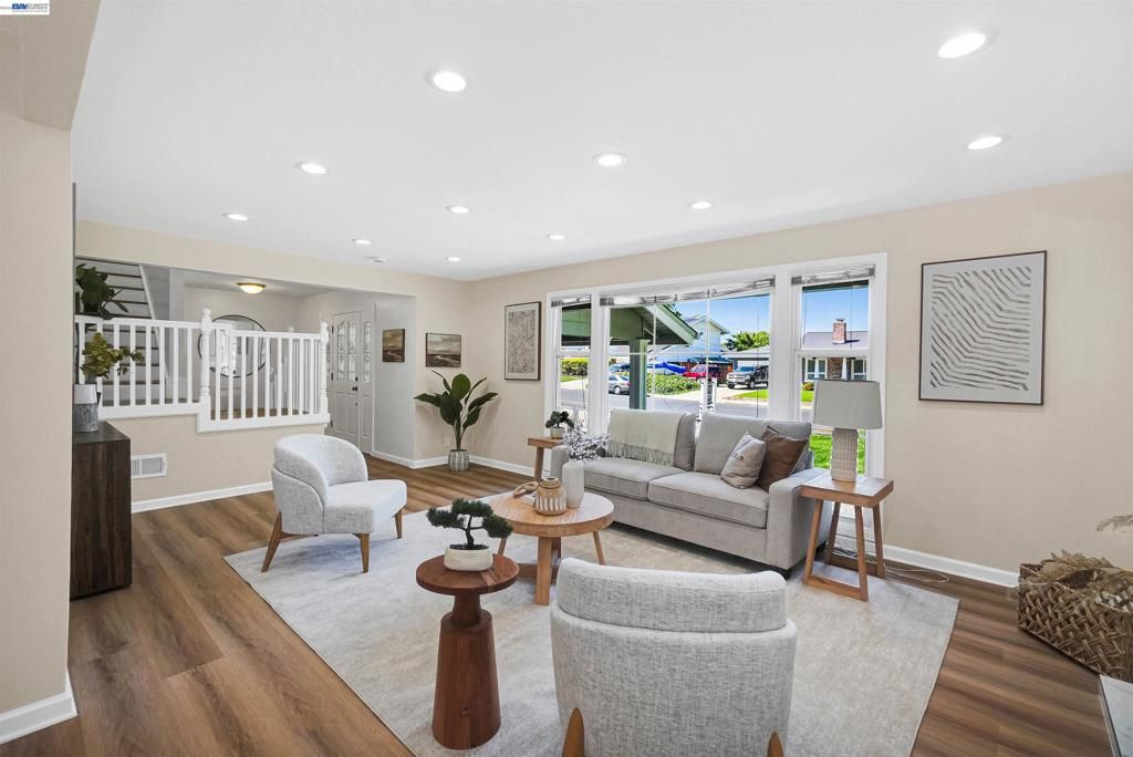 Image 5 of property listing at 9519 Broadmoor Dr, San Ramon, CA 94583