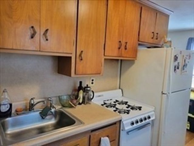 383 Central St 2, Saugus, MA 01906