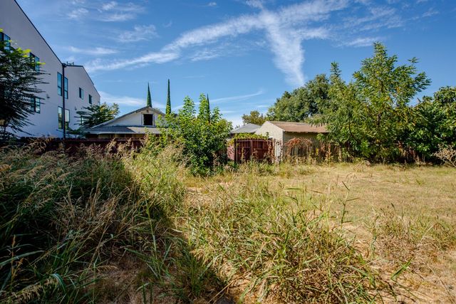 217 5th St, West Sacramento, CA 95605