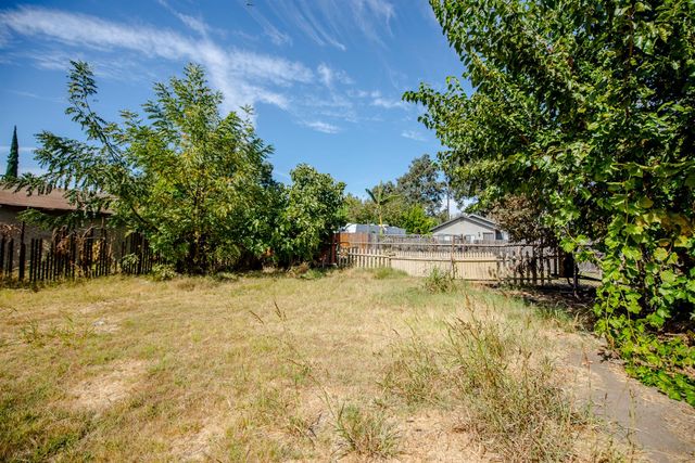 217 5th St, West Sacramento, CA 95605