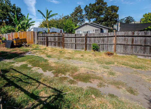 217 5th St, West Sacramento, CA 95605