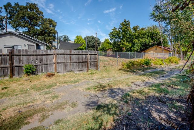 217 5th St, West Sacramento, CA 95605
