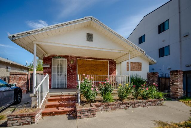 217 5th St, West Sacramento, CA 95605