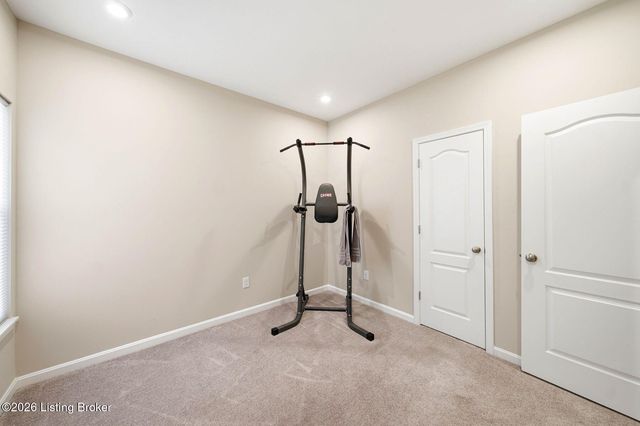 10049 Windcrest Farms Ln, Louisville, KY 40291
