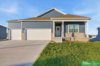 6228 Clear Creek Street, Papillion, NE 68157