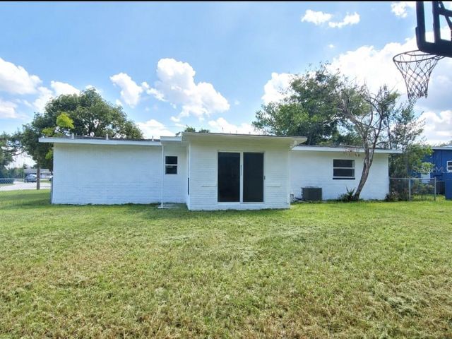 8 FLAMEVINE LANE, Debary, FL 32713