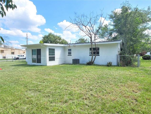 8 FLAMEVINE LANE, Debary, FL 32713