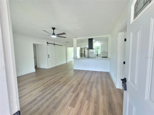 8 FLAMEVINE LANE, Debary, FL 32713