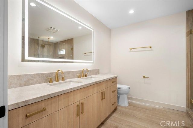 918 University, Burbank, CA 91504