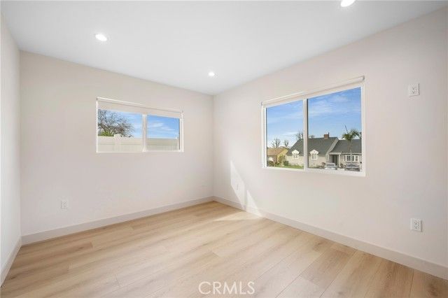 918 University, Burbank, CA 91504