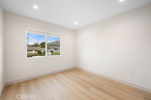 918 University, Burbank, CA 91504