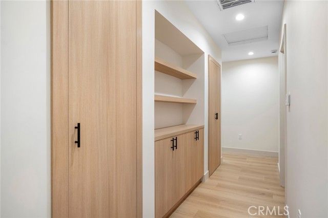 918 University, Burbank, CA 91504