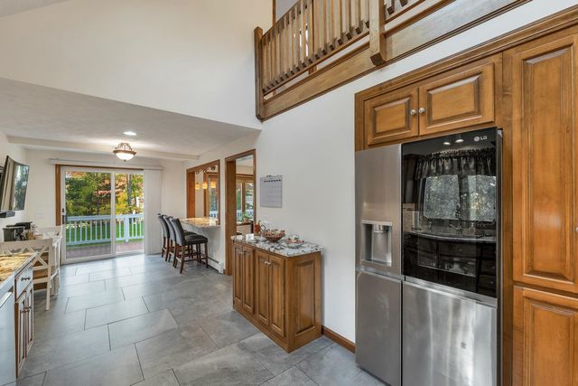 32 Lindsay Road, Hooksett, NH 03106