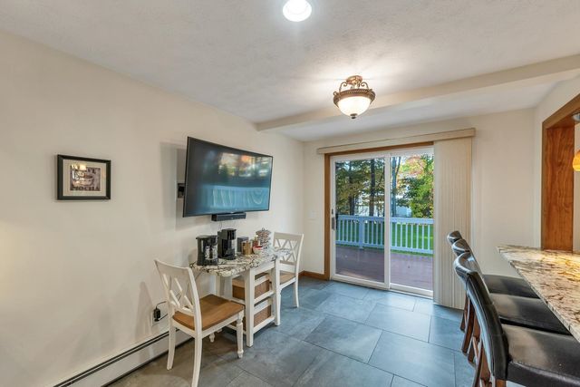 32 Lindsay Road, Hooksett, NH 03106