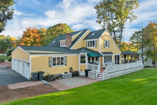32 Lindsay Road, Hooksett, NH 03106