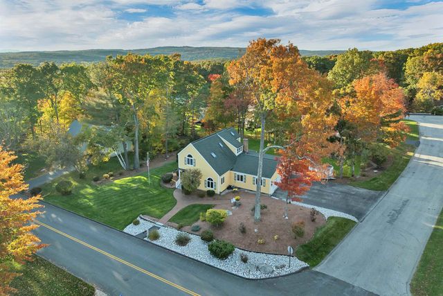 32 Lindsay Road, Hooksett, NH 03106
