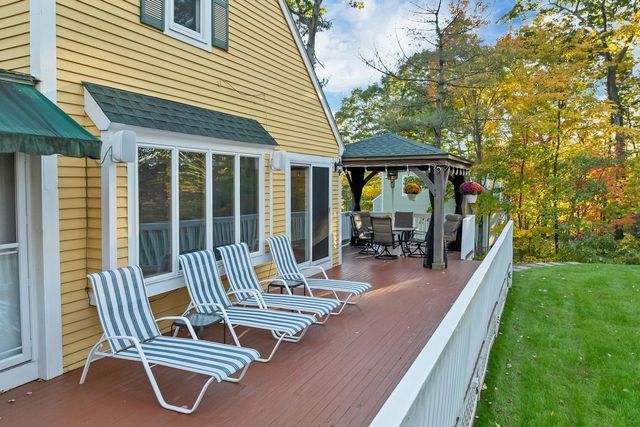 32 Lindsay Road, Hooksett, NH 03106