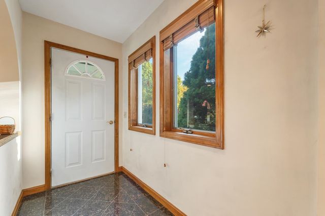 32 Lindsay Road, Hooksett, NH 03106