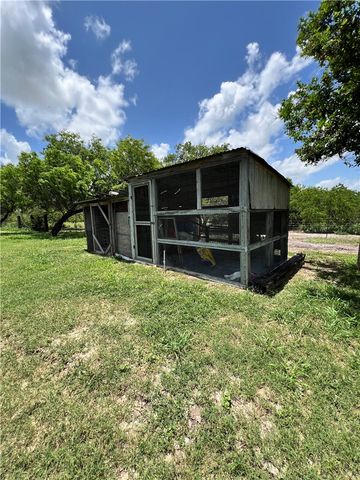 6696 Fm 1833, Robstown, TX 78380