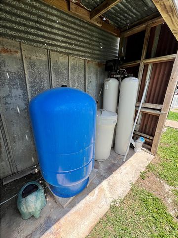 6696 Fm 1833, Robstown, TX 78380