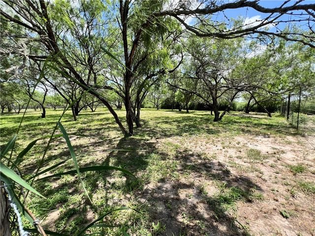 6696 Fm 1833, Robstown, TX 78380