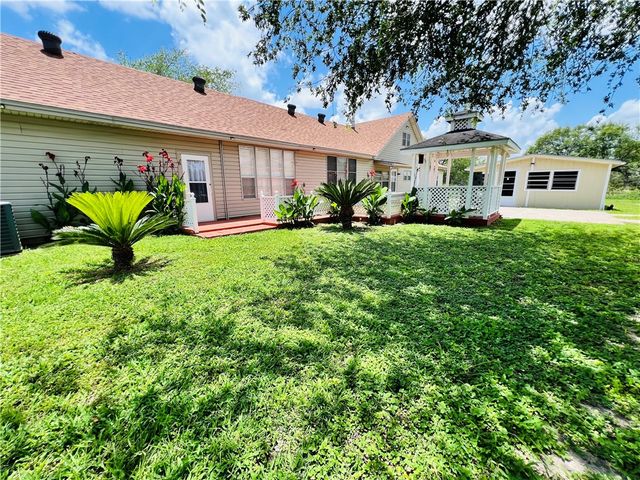 6696 Fm 1833, Robstown, TX 78380