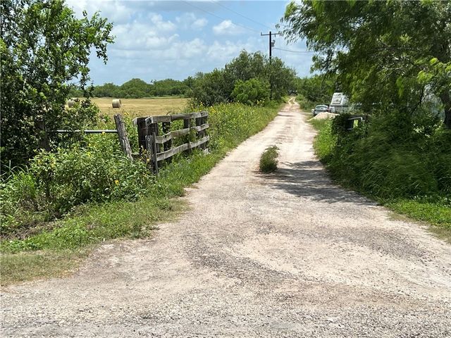 6696 Fm 1833, Robstown, TX 78380