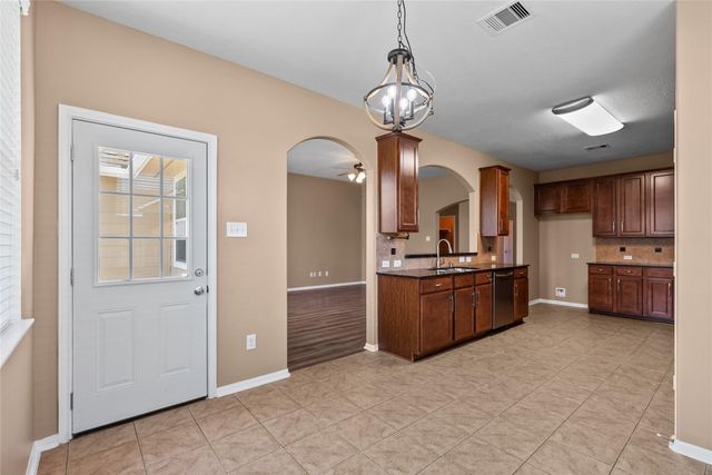 803 Arlington Pointe Drive, League City, TX 77573