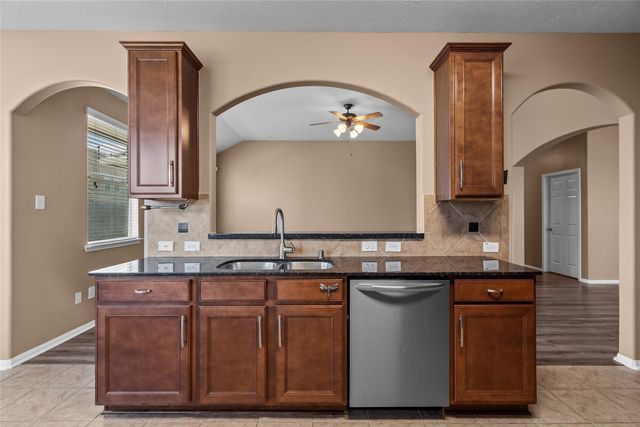 803 Arlington Pointe Drive, League City, TX 77573