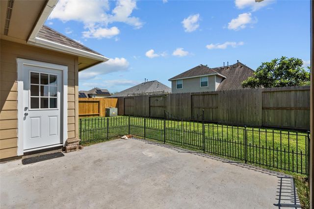 803 Arlington Pointe Drive, League City, TX 77573