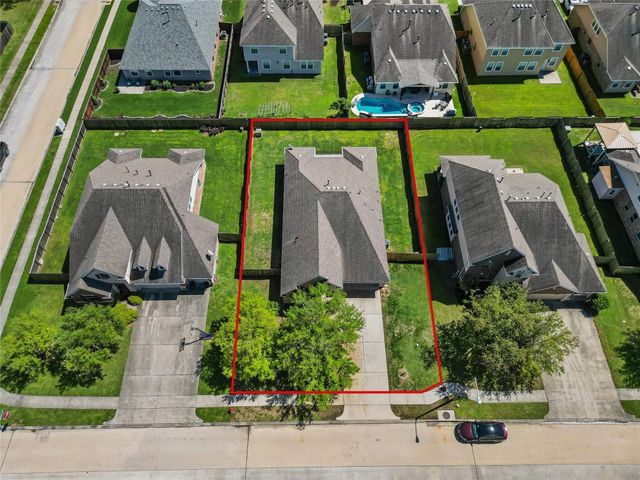 803 Arlington Pointe Drive, League City, TX 77573